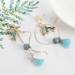 ⭐️NEW!⭐️Handmade Dolphin 🐬 Charm Dangle Earrings!